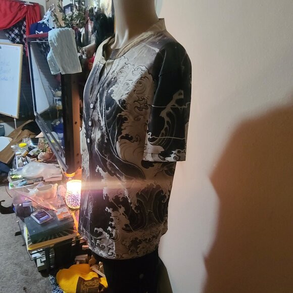 KANAGAWA WAVE 1831 WHALE JUMPING JAPAN MEN'S SIZE LARGE NWT - Picture 3 of 5